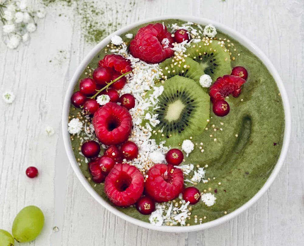 Rezept für Smoothiebowl mit Gerstengraspulver