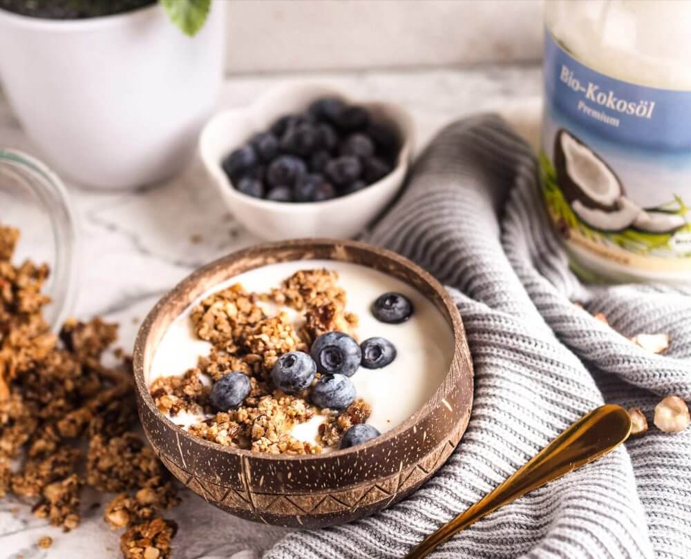 Dattel-Haselnuss-Granola